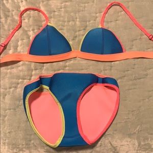 Triangl Bikini Set